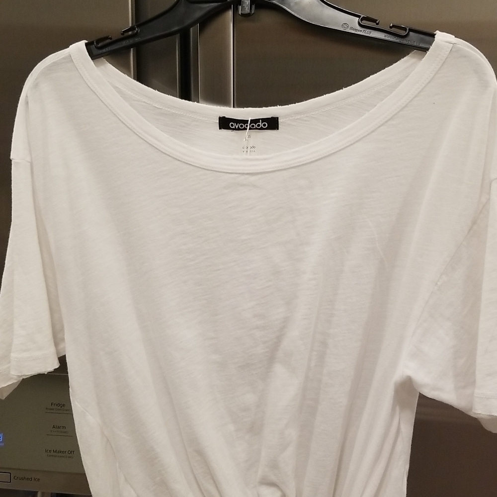 💕AVOCADO💕 Cloud Tee ~ Front Knot High Low Hem 100% Cotton White One Size NWT - Picture 3 of 7